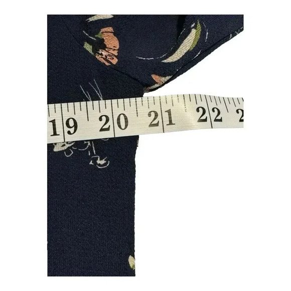 Fun2Fun Stitch Fix Kenmore Splitneck Navy Blue Women’s XS Floral Top NWOT - Picture 6 of 7